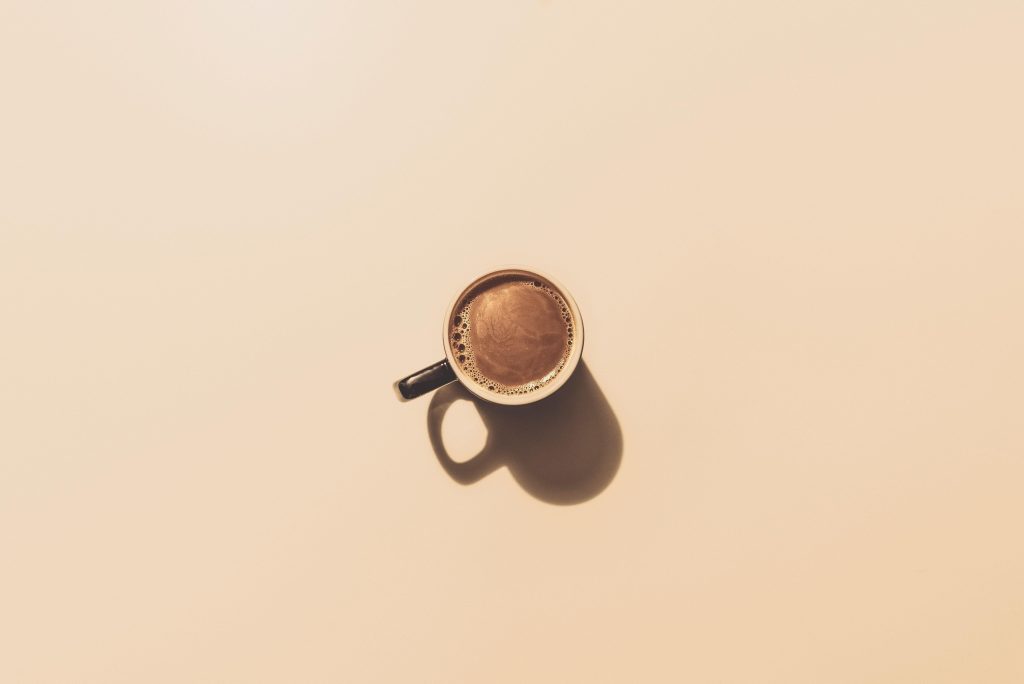 JURA volautomatische koffiemachine waarbij je met één druk op de knop specialiteiten zet